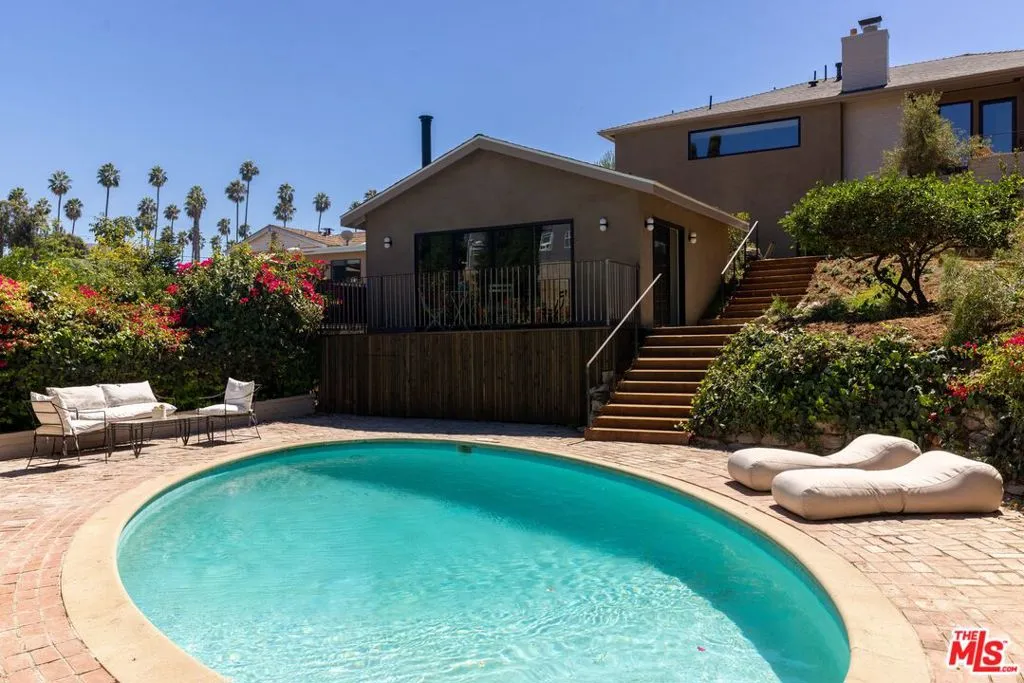 3815 Chanson Drive, View Park, California 90043 home-pic-37